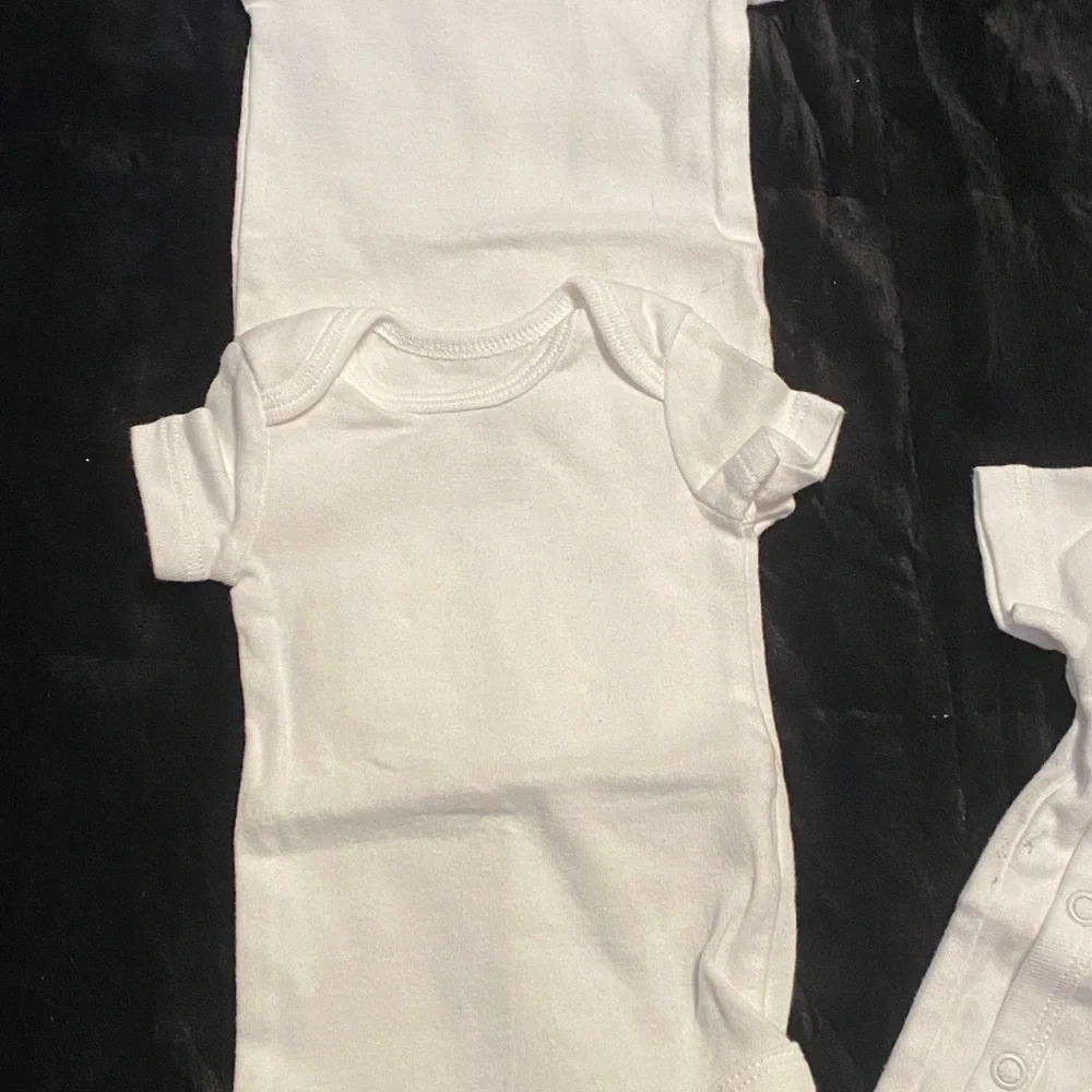 Child of Mine Classic White Bodysuit Set - Picture 5 of 6
